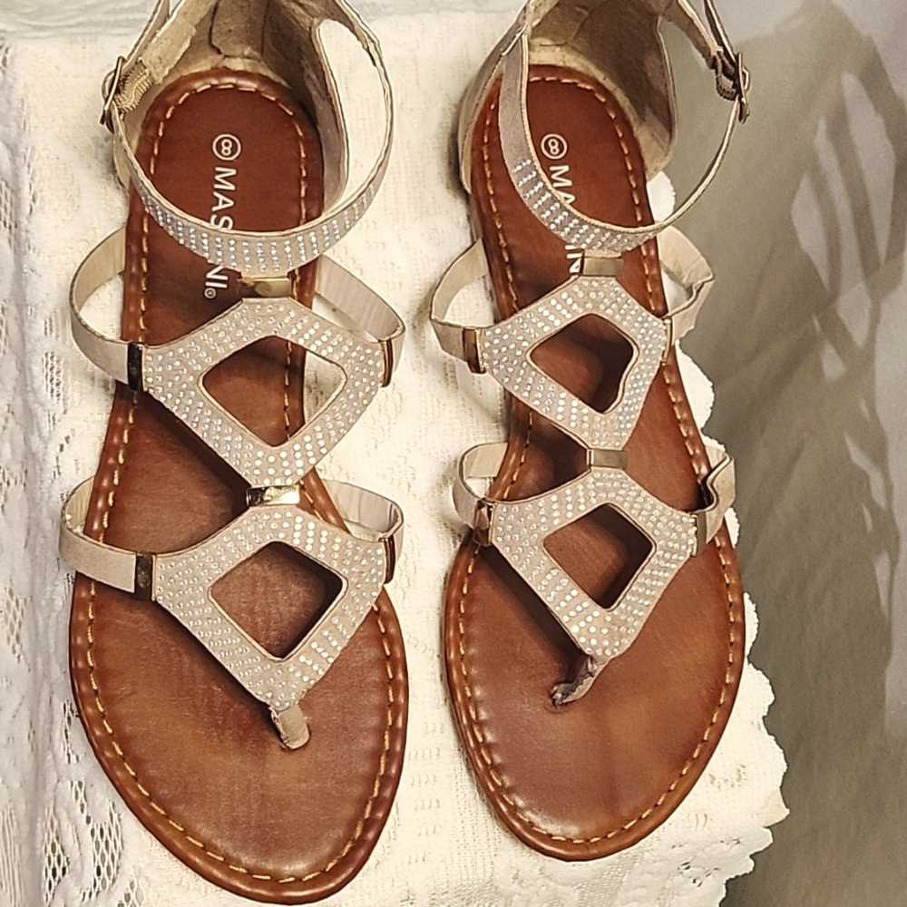 Women's GUC Beige Sandals Size 8M